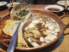 -洱火云南酸菜牛肉火锅(石景山当代商城店)