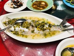 清蒸白鱼-咸亨酒店