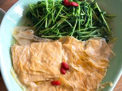 鸡汤豆苗腐皮-新白鹿餐厅(城西银泰城店)