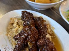 焖凤爪与腐竹-松發肉骨茶(先得坊店)