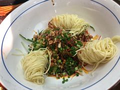 -有红鸡毛店·川菜(建设路店)