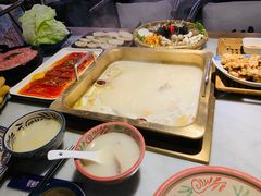 -尚尚仙·酸汤猪手·猪肚鸡火锅(华联万柳购物中心店)