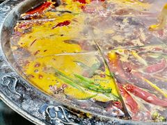 -渝嘴小老弟老火锅(华新村店)