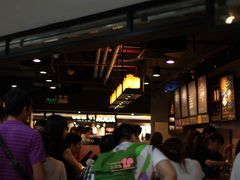 等位区-星巴克(广州中华广场B1层店)