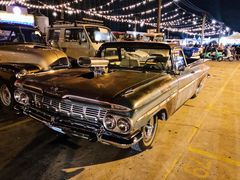 -席娜卡琳火车铁道夜市