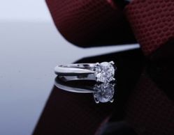 -威德钻石-克拉钻大本营(南京东路店)