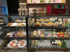 面包甜点陈列柜-星巴克(新达汇三林店)
