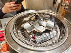 -围炉肉舍•炭烤活鳗•丹东海鲜烤肉(步行街店)