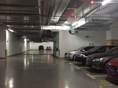 -新世界新丸中心-地下停车场