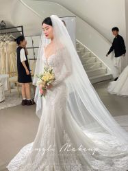 -艾米丽婚纱礼服