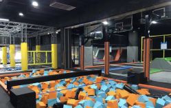 -蹦贝运动中心·蹦床·攀岩·闯关(龙岗店)