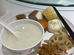 -南京悦客假日酒店