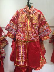 -觅白婚纱礼服馆