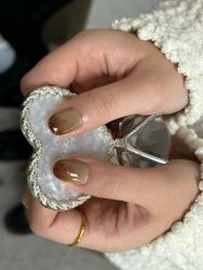 -芊屿芊浔美甲