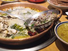 -洱火云南酸菜牛肉火锅(石景山当代商城店)