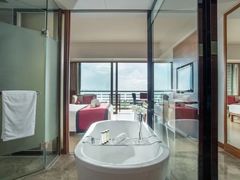 -三亚湾海居铂尔曼度假酒店