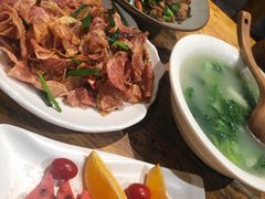 -老滇山寨•云南特色菜•地方菜•民族风情歌舞表演(金碧店)