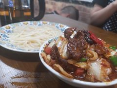 -歹歹的加个面过油肉拌面