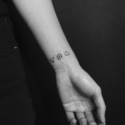 -AC TATTOO 纹身