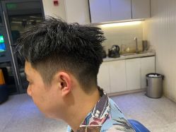 -PE SALON