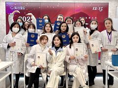 -贺加贝化妆美甲培训学校