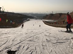-采薇庄园四季滑雪场