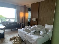 -上海滴水湖皇冠假日酒店