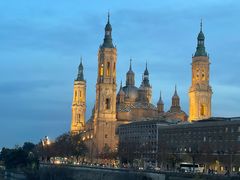 -皮拉尔圣母圣殿主教座堂