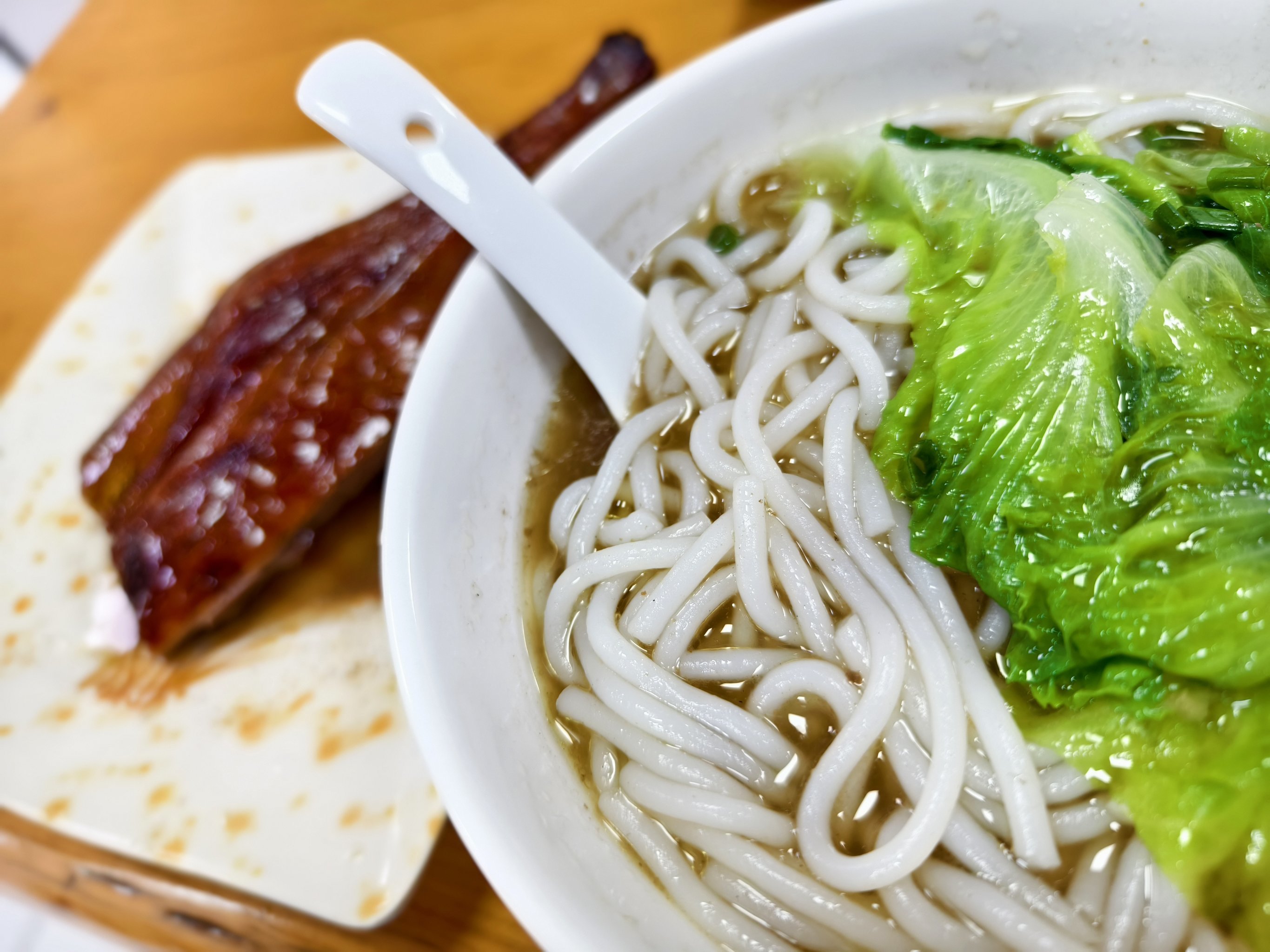 坐大号地铁游东莞