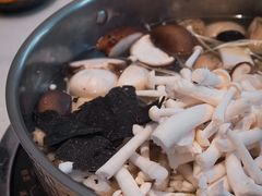 -斯普汇生蚝牛排馆(中骏世界城店)