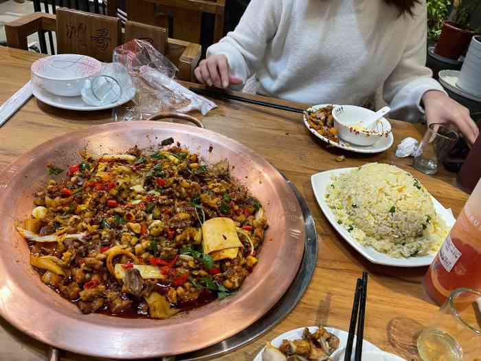 川号子烧鸡公(正阳桥店)-"首先后面有个巨大的停车场9315,停车