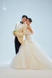 -至臻微拉婚纱摄影