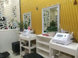 -再出发防脱发白发理疗中心