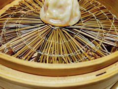 活拆蟹黄小笼包-成隆行·蟹王府(九江路店)