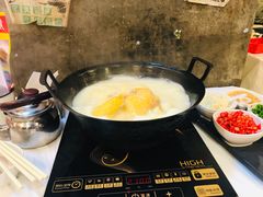 -鲜入围煮花胶鸡海鲜火锅