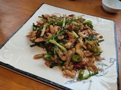 -梁姐啤酒鱼(兴坪古镇店)