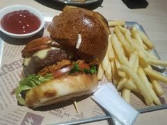 -LENBACH兰巴赫西餐啤酒坊(大连东港店)