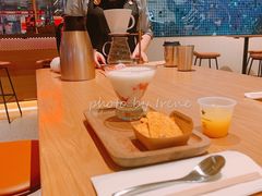 -星巴克臻选(上海合生汇1F店)