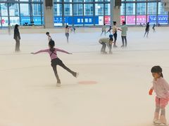 -冰纷万象滑冰场(深圳万象城店)
