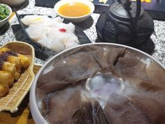 -老牌坊云南鱼豆花火锅(哈西万达店)
