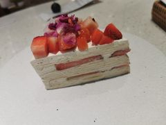 草莓乌龙千层蛋糕-Toris(LuOne凯德晶萃广场店)