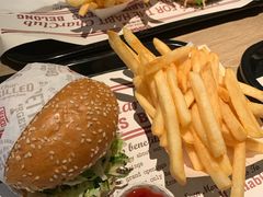 -The Habit Burger Grill 哈比特汉堡(复兴soho店)