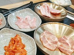 -臻牛烤肉