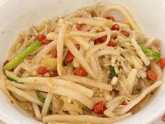 酸萝卜炒牛百叶-堂瓦里·33年传统赣菜(第一街区店)