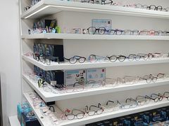 -美式眼镜·授权蔡司.依视路.尼康.豪雅.明月(南翔印象城店)
