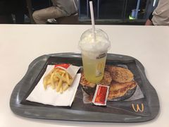 -麦当劳(龙洞店)