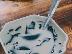 牛奶龟苓膏-百家缘(东门南路店)