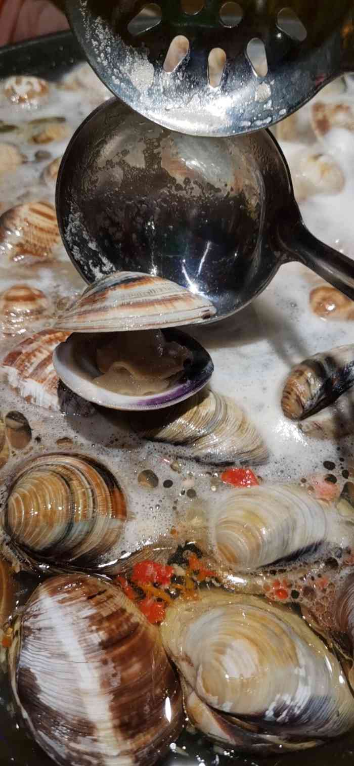 贝小七卜卜贝(世纪金源店)-"「冬阴功卜卜贝」汤底的椰奶味比较浓郁 .