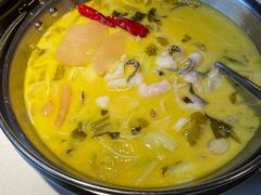 金汤酸奶酸菜鱼-黄尚皇小龙虾-螃蟹-深夜食堂(皇后公园店)