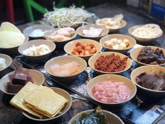 -渝嘴小老弟老火锅(华新村店)